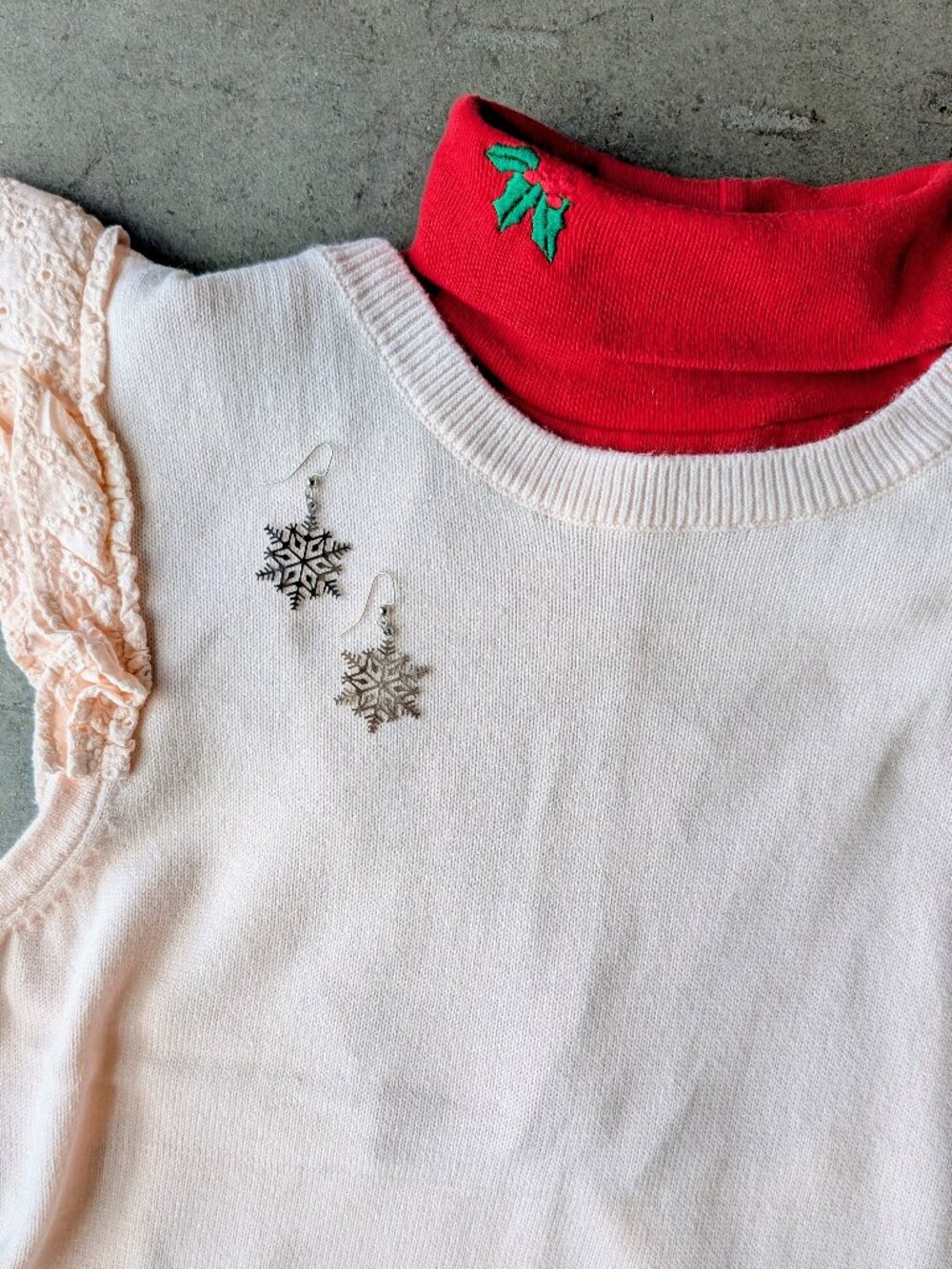 Vintage Christmas Dickey Collar Red Holly and Ivy Embroidered Knit Turtleneck